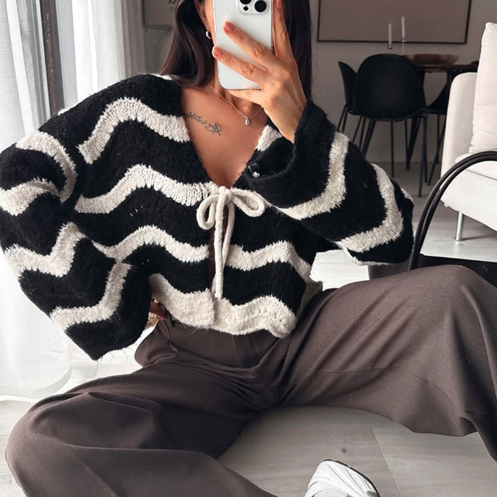 Cardigan court en peluche pour femmes avec texture en zigzag, lien et manches oversize