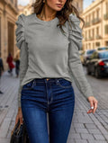 T-shirt à manches longues pour femmes avec fronces en dégradé aux épaules et coupe cintrée