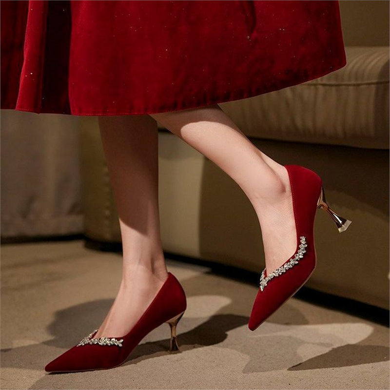 Pompes élégantes pointues pour femmes avec décoration en cristal R&B
