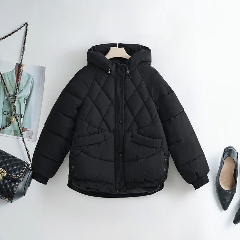 Veste courte à capuche matelassée pour femmes avec matelassage carré, ourlet côtelé et patte de boutons-pression cachée Echo Archiv