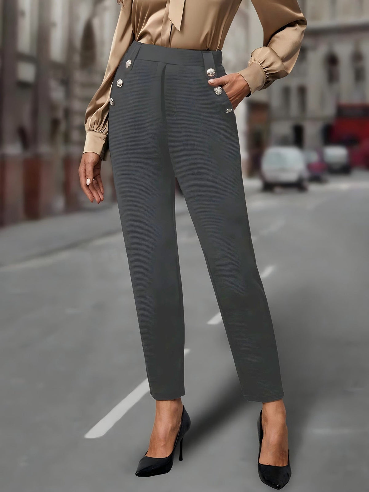 Pantalon de costume taille haute pour femmes avec boutons décoratifs