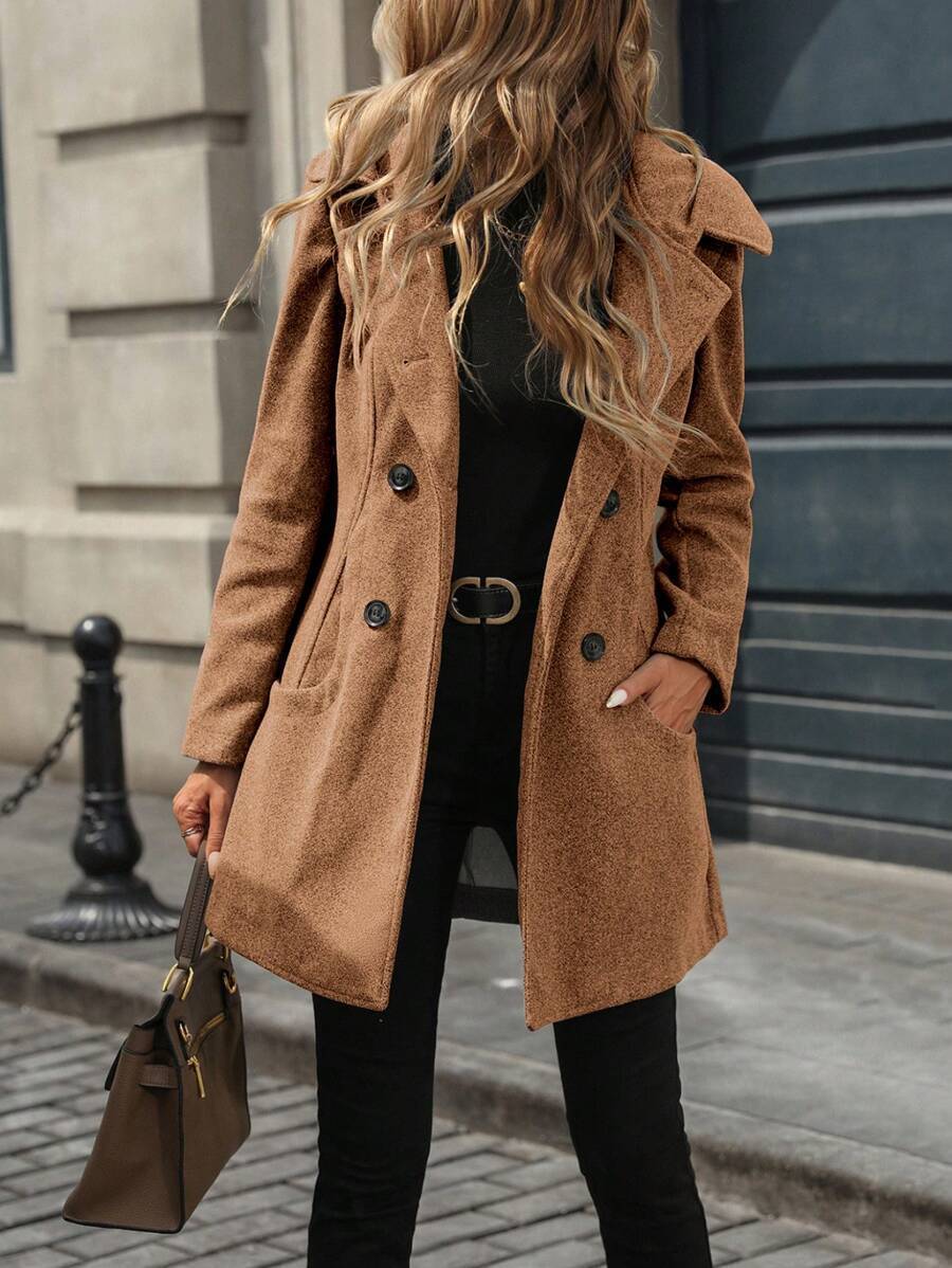 Veste pour femmes avec grands boutons, col à revers et poches