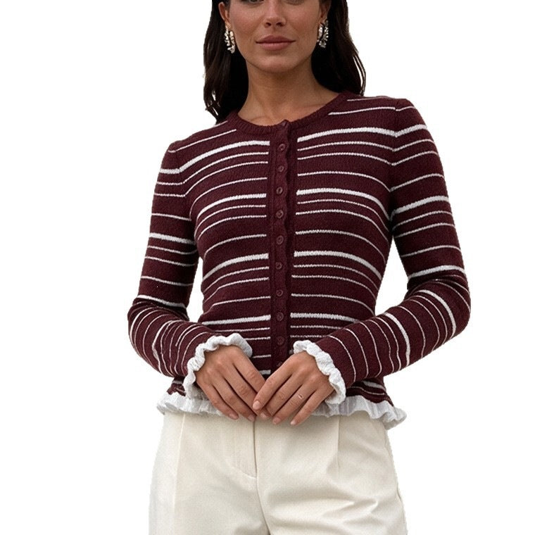 Cardigan à boutons en fine maille pour femmes avec rayures, volants et coupe cintrée Echoarchiv