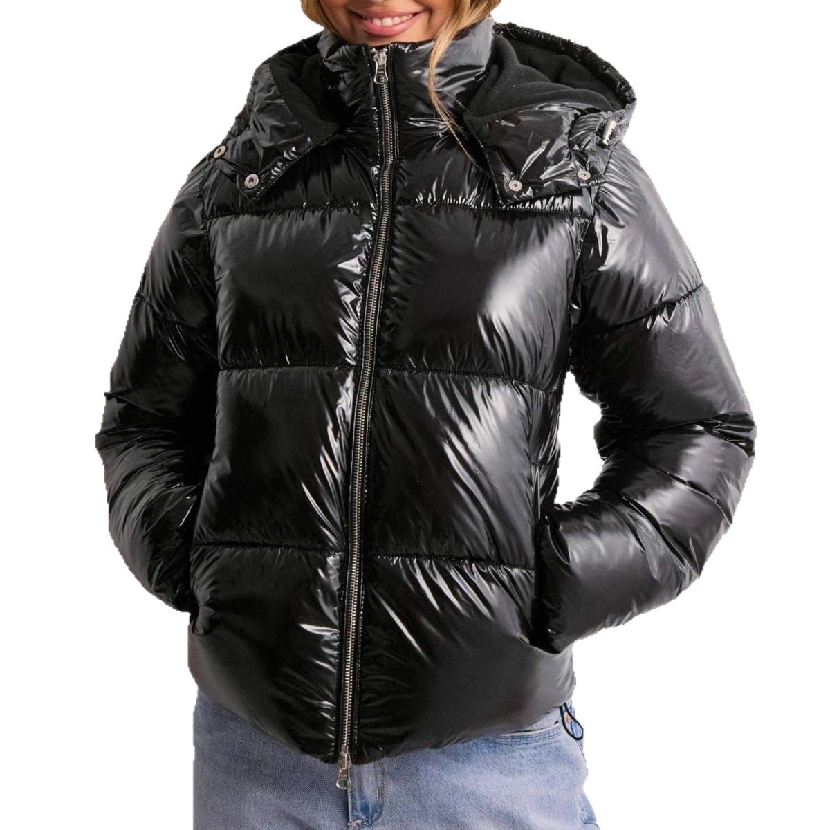 Veste matelassée pour femmes avec capuche réglable et poches zippées