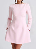 Robe A-line cintrée pour femmes avec décolleté bateau, manches longues et poches discrètes Echo Archiv