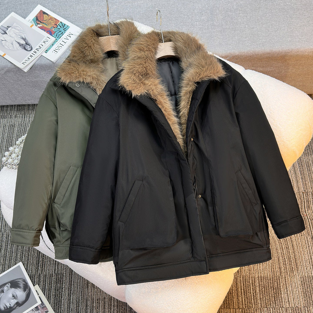 Parka d'hiver pour femmes mi-longue, coupe-vent, avec col en fausse fourrure amovible, doublure matelassée et ourlet asymétrique Echo Archiv