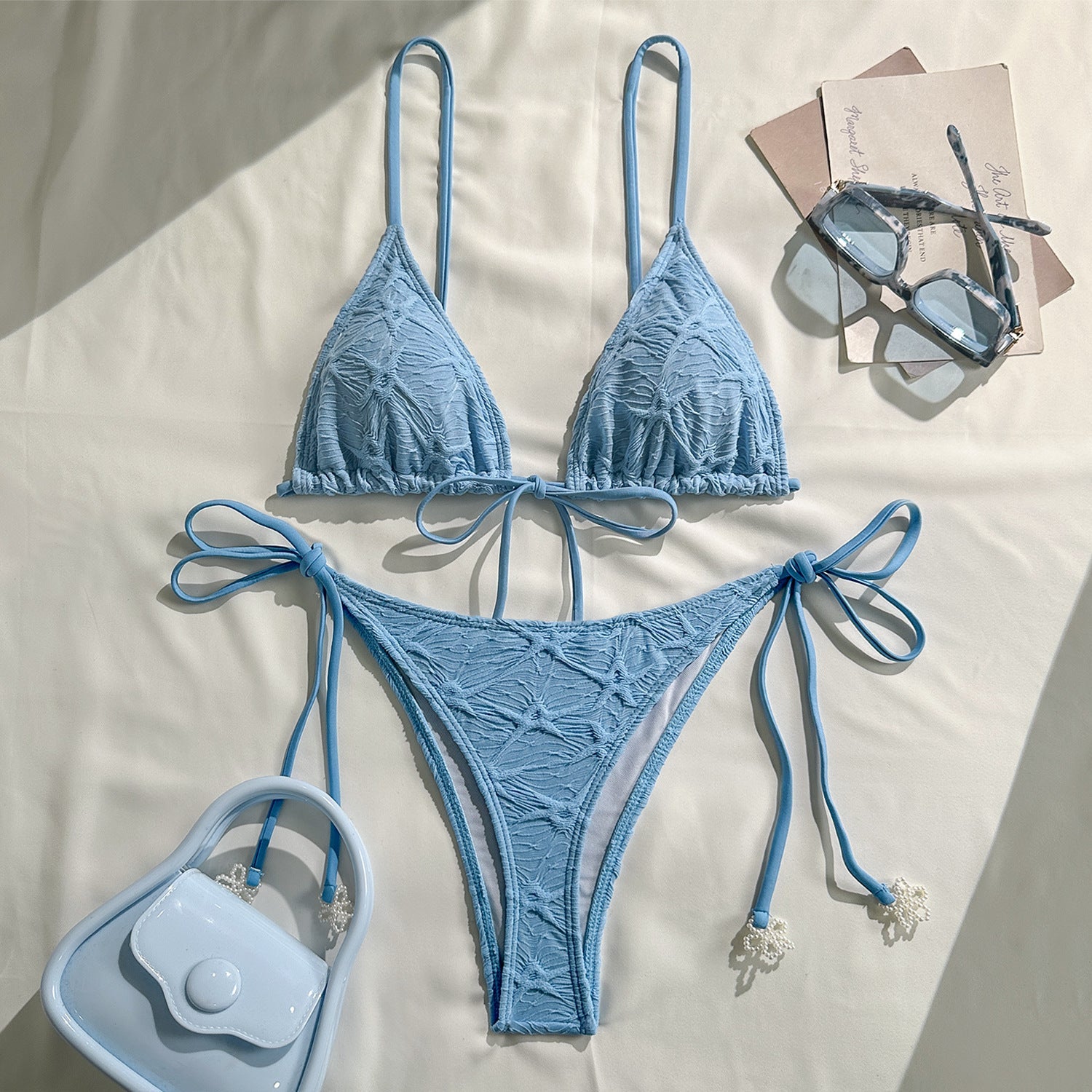 Bikini triangle pour femmes avec nœuds ludiques R&B