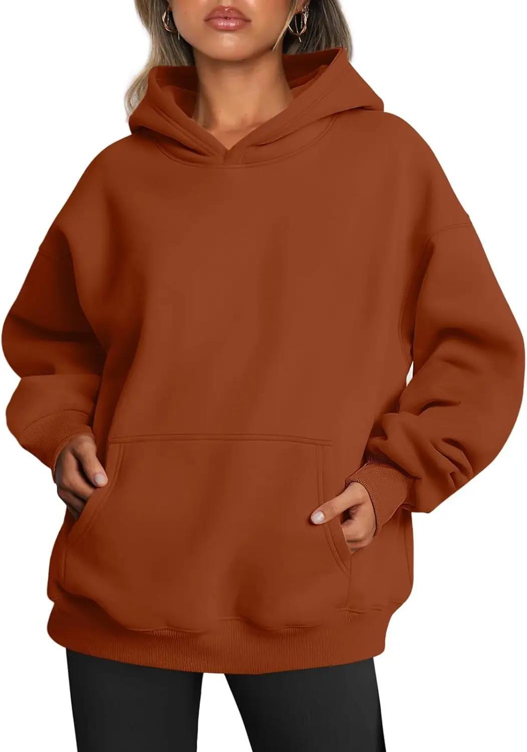 Sweat à capuche oversized pour femmes avec silhouette allongée et poche kangourou Echo Archiv