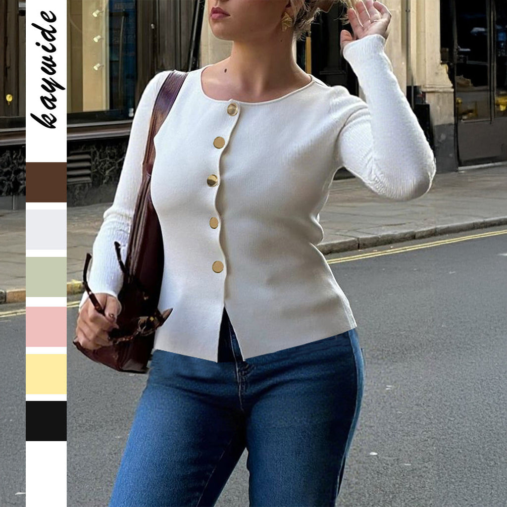 Cardigan fin ajusté pour femmes avec patte de boutons dorés asymétrique et fente avant Echo Archiv