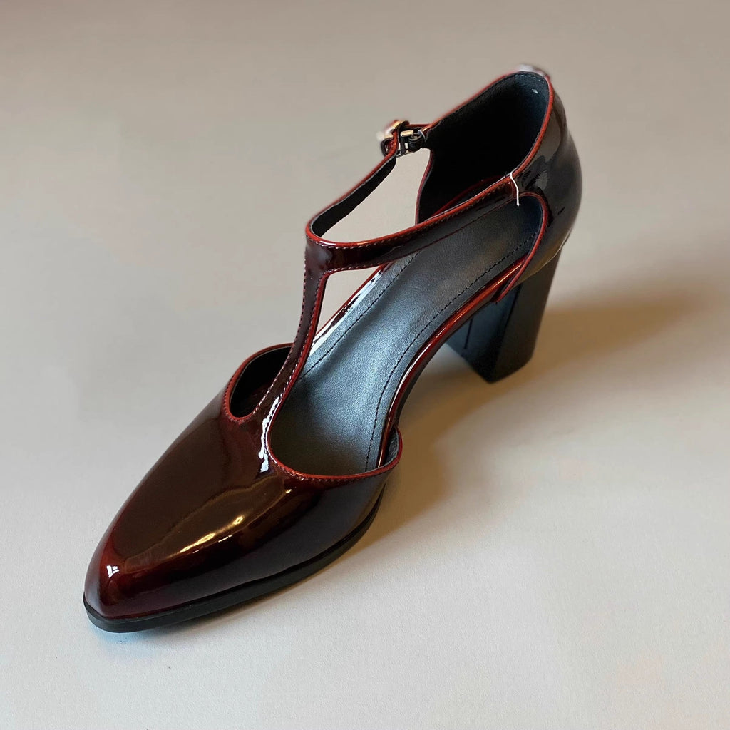 Escarpins à plateforme élégants pour femmes avec une bride tendance et un éclat stylé R&B