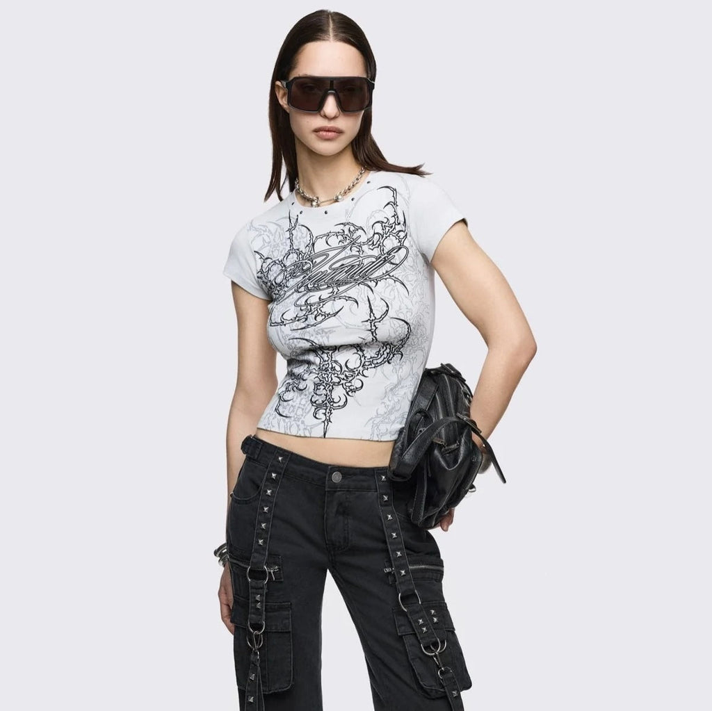 T-shirt court ajusté pour femmes avec design graphique R&B