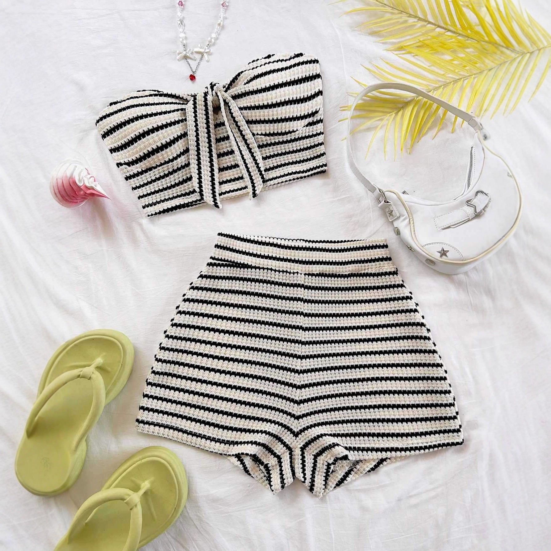 Ensemble top bandeau et short pour femmes avec motif rayé marin R&B