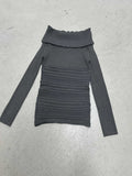 Robe ajustée en tricot côtelé sans épaules avec col rabattu, fronces longitudinales et manches longues Echo Archiv