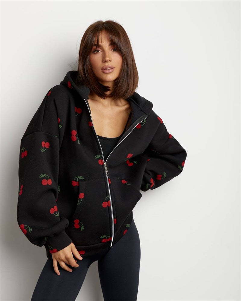Pull zippé à capuche ludique pour femmes avec imprimé cerises et coupe oversize Echo Archiv