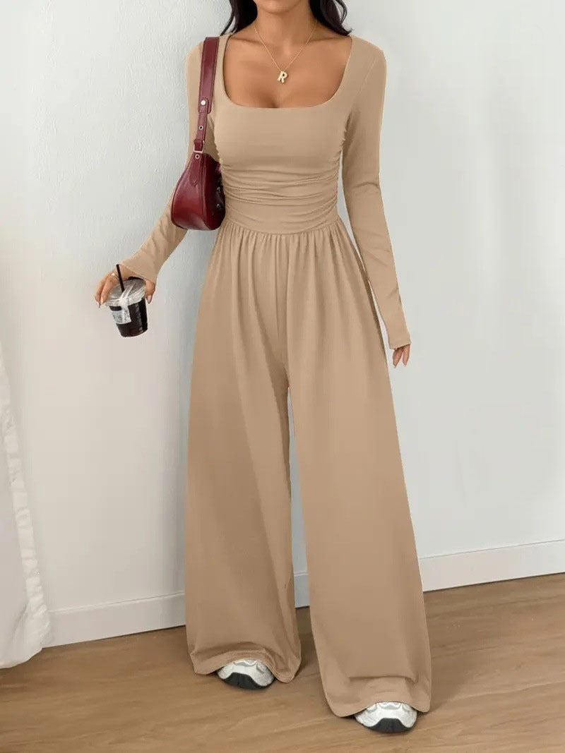 Combinaison pour femmes avec jambes larges, décolleté carré et taille froncée Echoarchiv