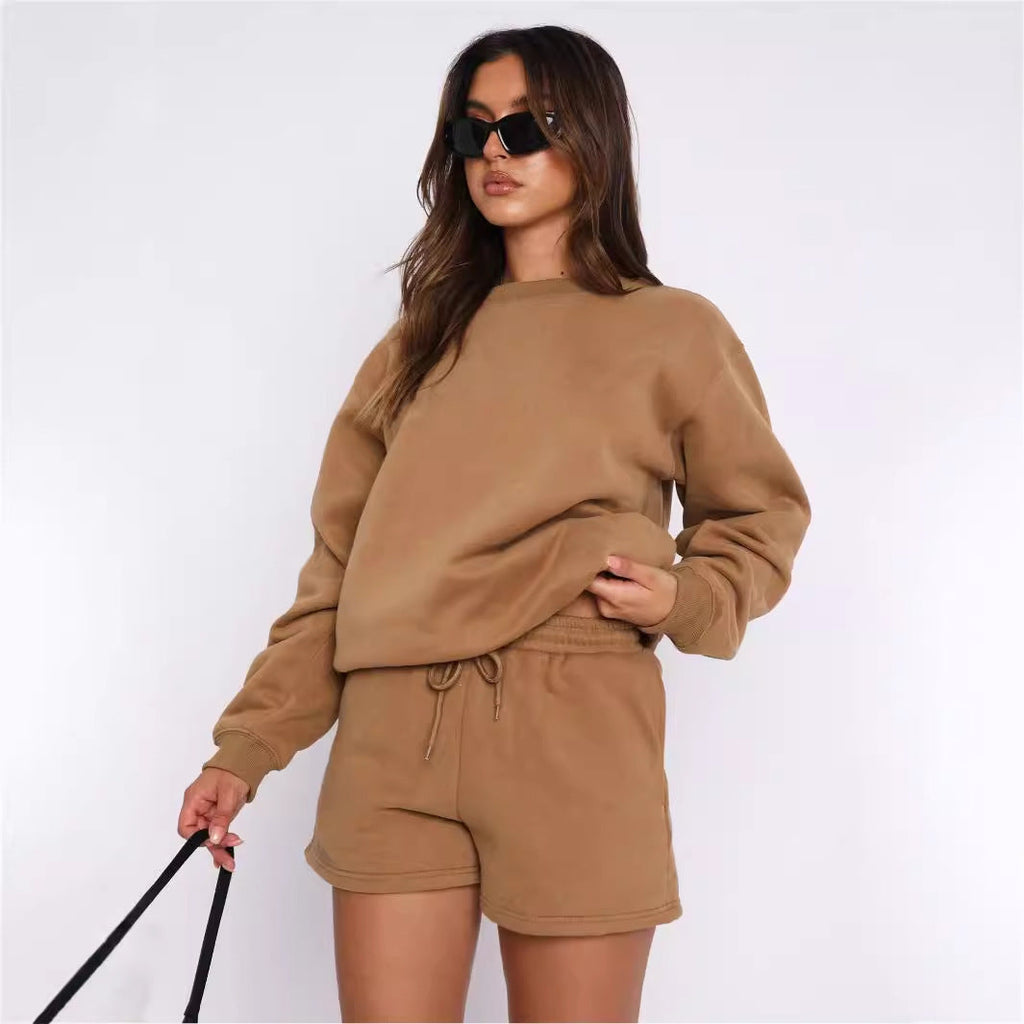 Ensemble de lounge oversize pour femmes avec sweat-shirt en French-Terry, col rond et shorts amples