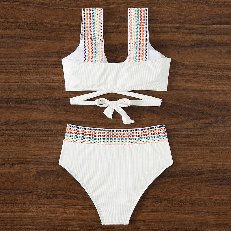 Maillot de bain femme à haute coupe avec accents colorés R&B