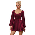 Robe mini en velours pour femmes avec décolleté en cœur, manches ballon longues et jupe évasée Echo Archiv