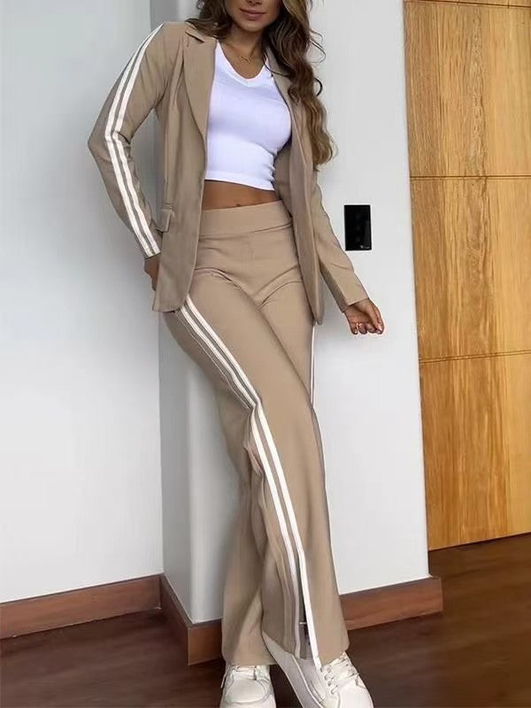 Ensemble blazer deux pièces sport-chic pour femmes avec blazer cintré et coupe de pantalon de jogging ample avec bandes latérales R&B
