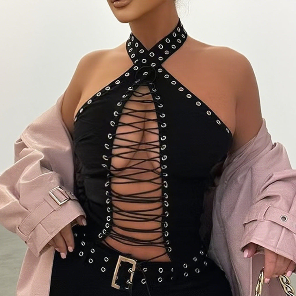 Haut élégant pour femmes avec un design en lacets élaboré et des accents scintillants R&B