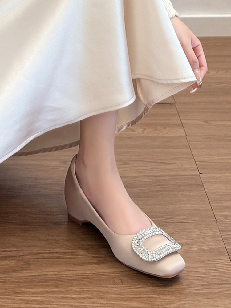 Ballerines élégantes pour femmes avec des détails en strass scintillants R&B