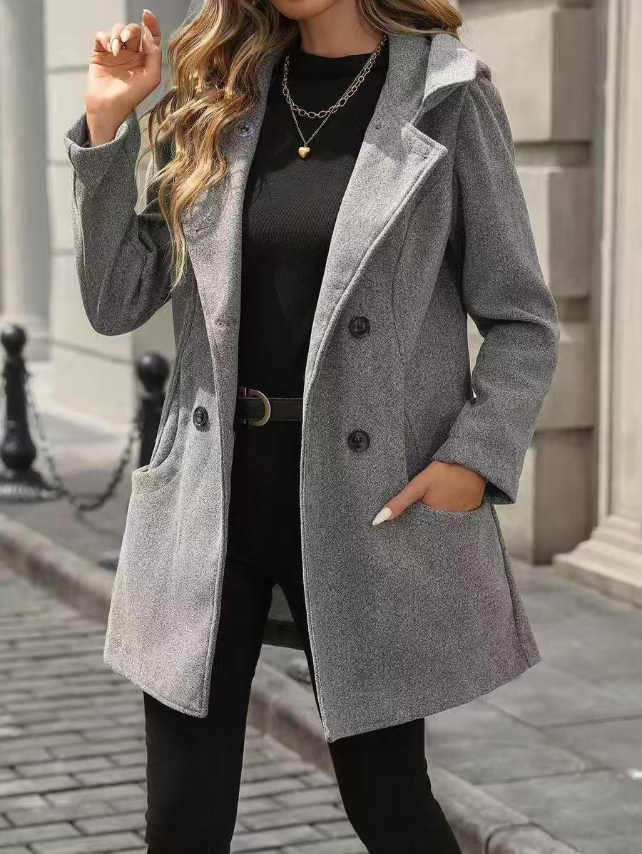 Veste pour femmes avec grands boutons, col à revers et poches