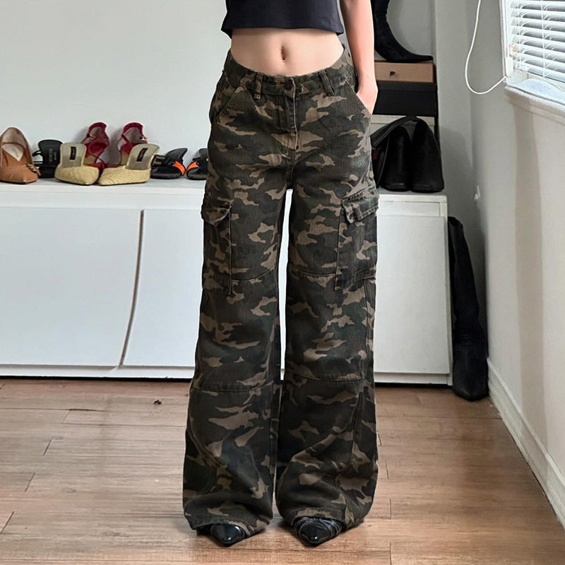 Pantalon cargo large pour femmes avec imprimé camouflage, taille haute et plusieurs poches sur les jambes Echo Archiv