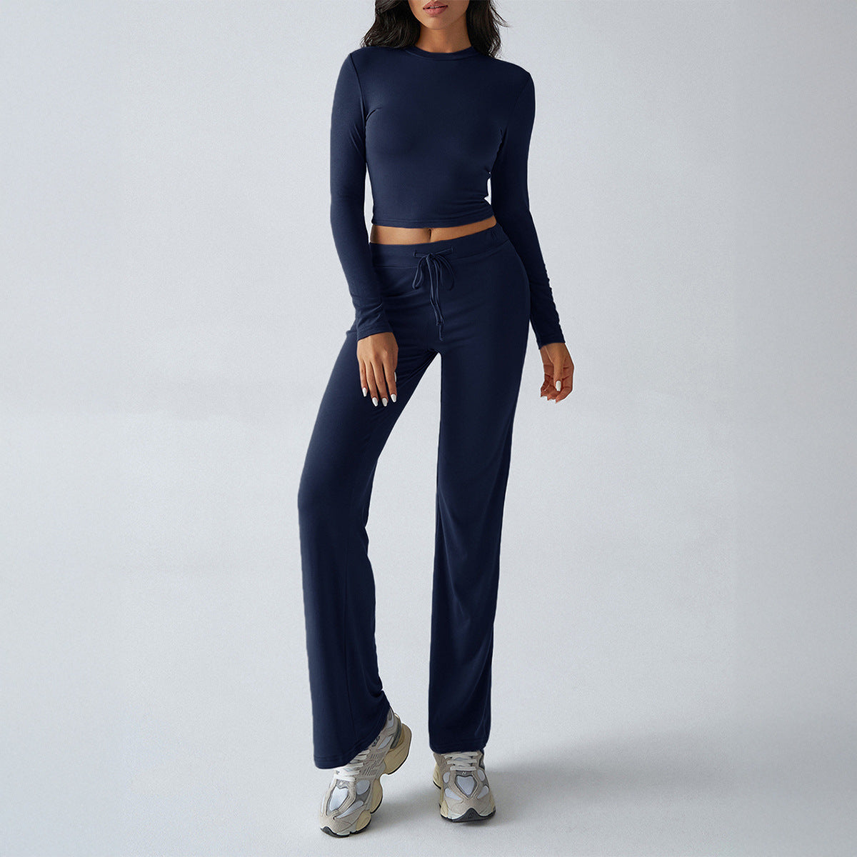 Ensemble de deux pièces pour femmes : top court à manches longues cintré et pantalon lounge ample en jersey stretch Echo Archiv