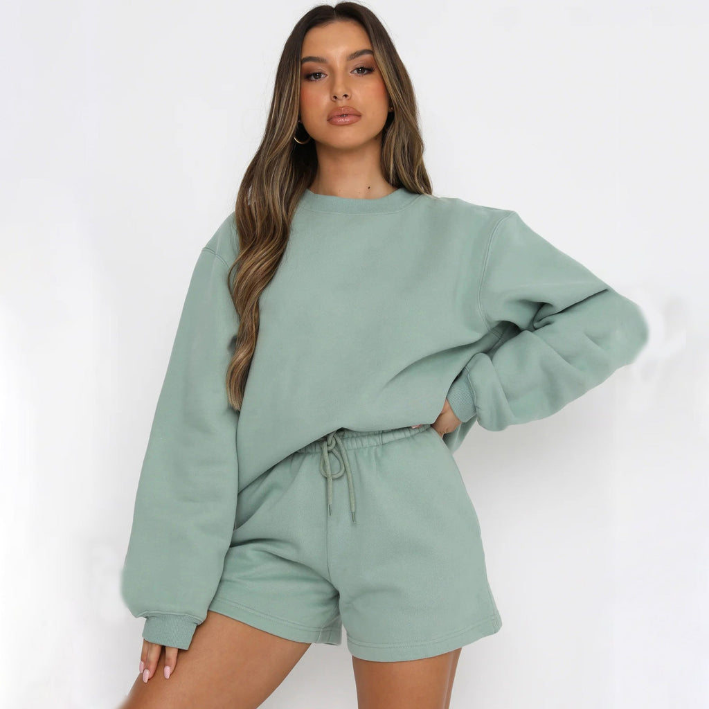Ensemble de lounge oversize pour femmes avec sweat-shirt en French-Terry, col rond et shorts amples