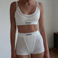 Ensemble de lingerie sportive pour femmes avec crop-top tendance et shorts confortables R&B