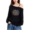 T-shirt long à manches dénudées pour femmes avec encolure asymétrique et impression mandala soleil-lune d'Echo Archiv