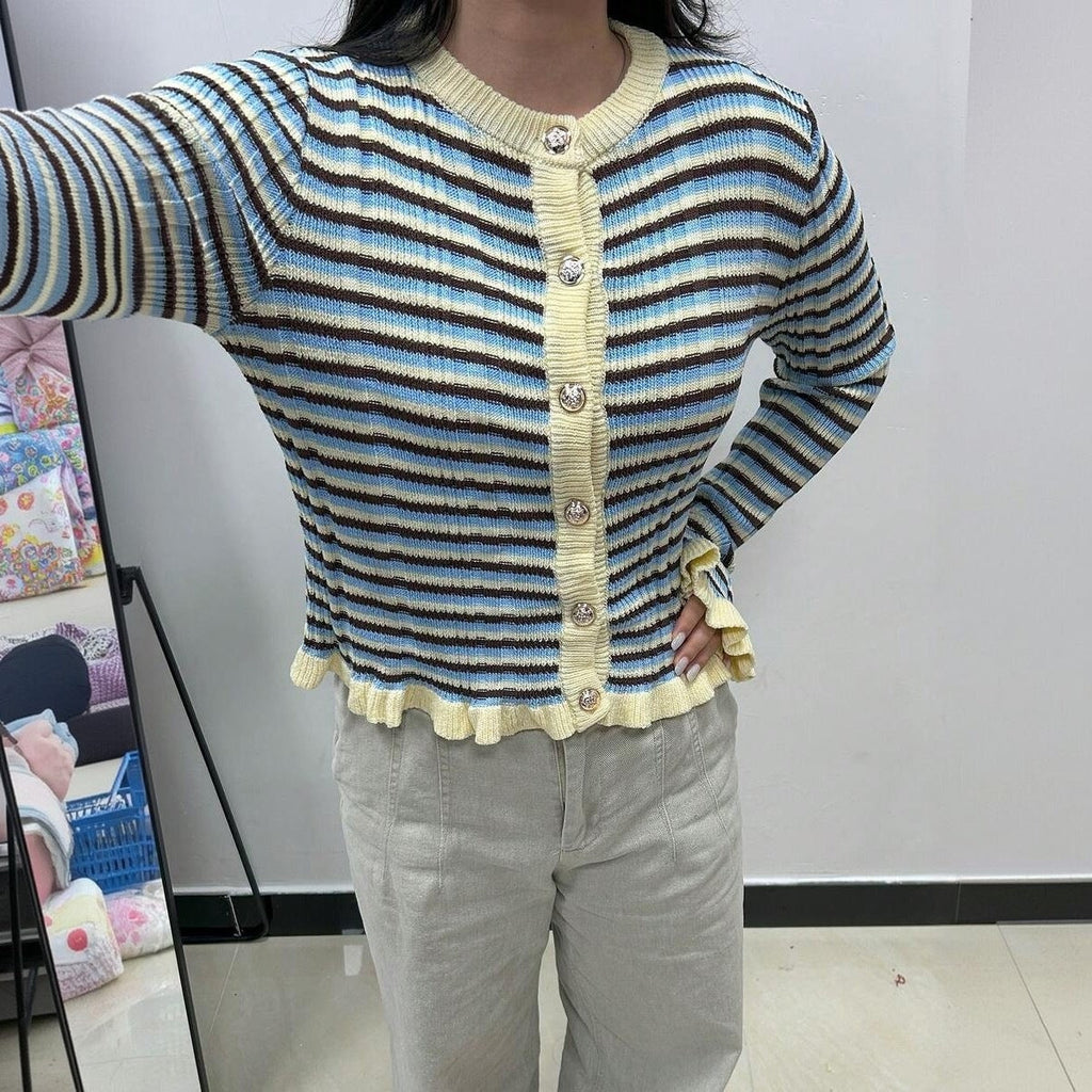 Cardigan court côtelé pour femmes avec volants et boutons statement Echoarchiv