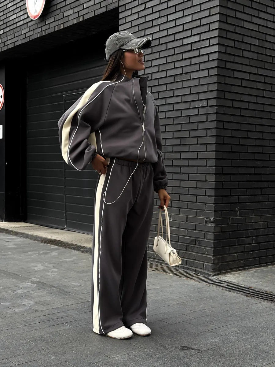 Ensemble de sweat à deux pièces pour femmes avec bandes contrastées sur les côtés Echoarchiv