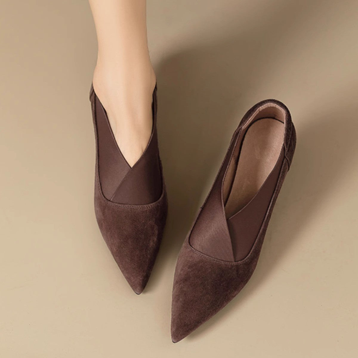 Chaussures à talons élégantes pour femmes avec design incurvé R&B