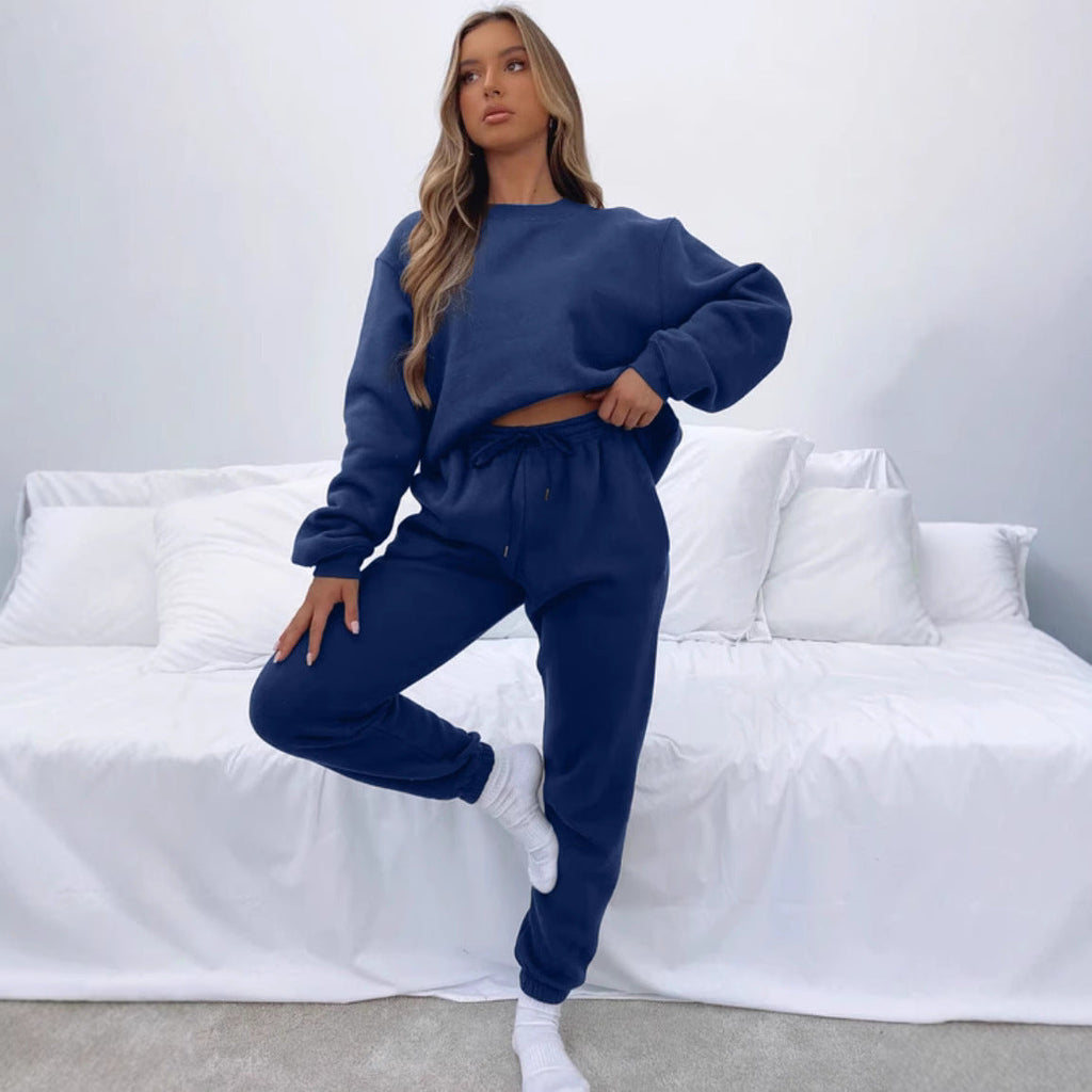 Ensemble de loungewear Cozy à deux pièces pour femmes avec col rond oversize et jogging taille haute avec cordon Echo Archiv