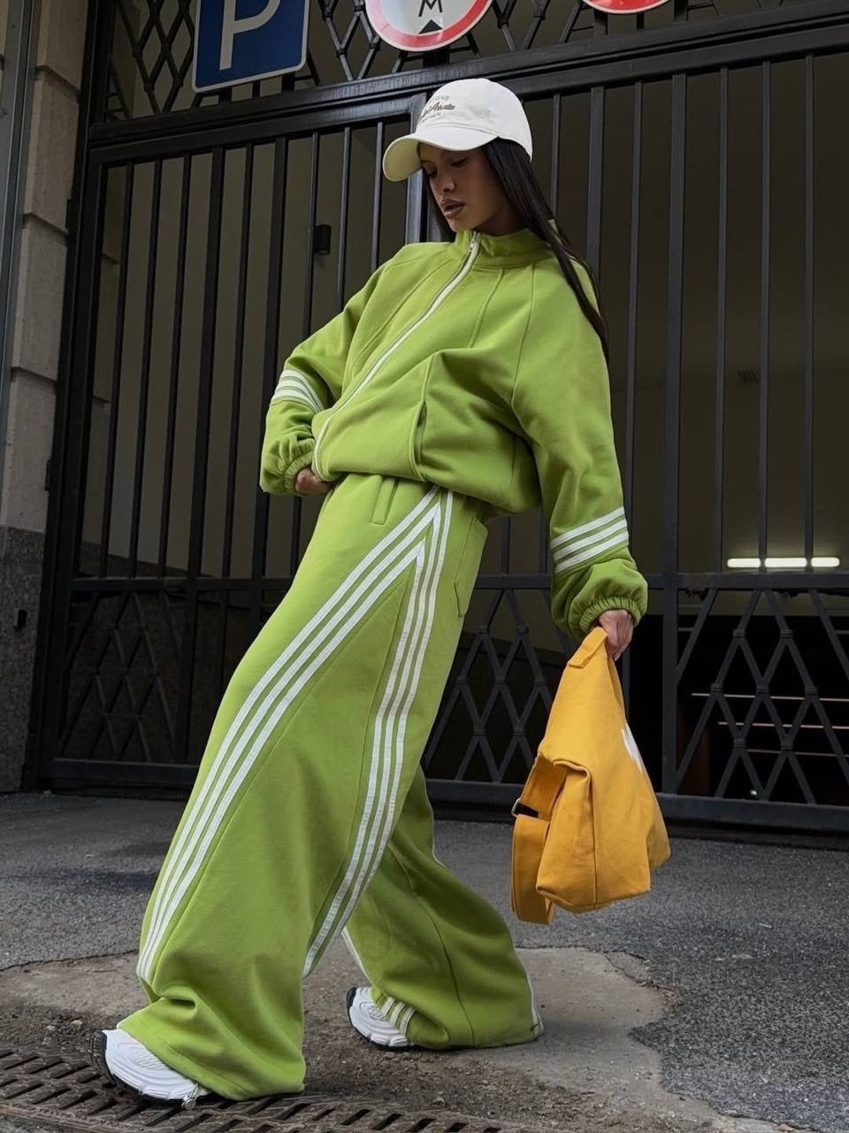 Ensemble de jogging ample pour femmes en polaire de coton avec fermeture éclair et bandes contrastées latérales Echoarchiv