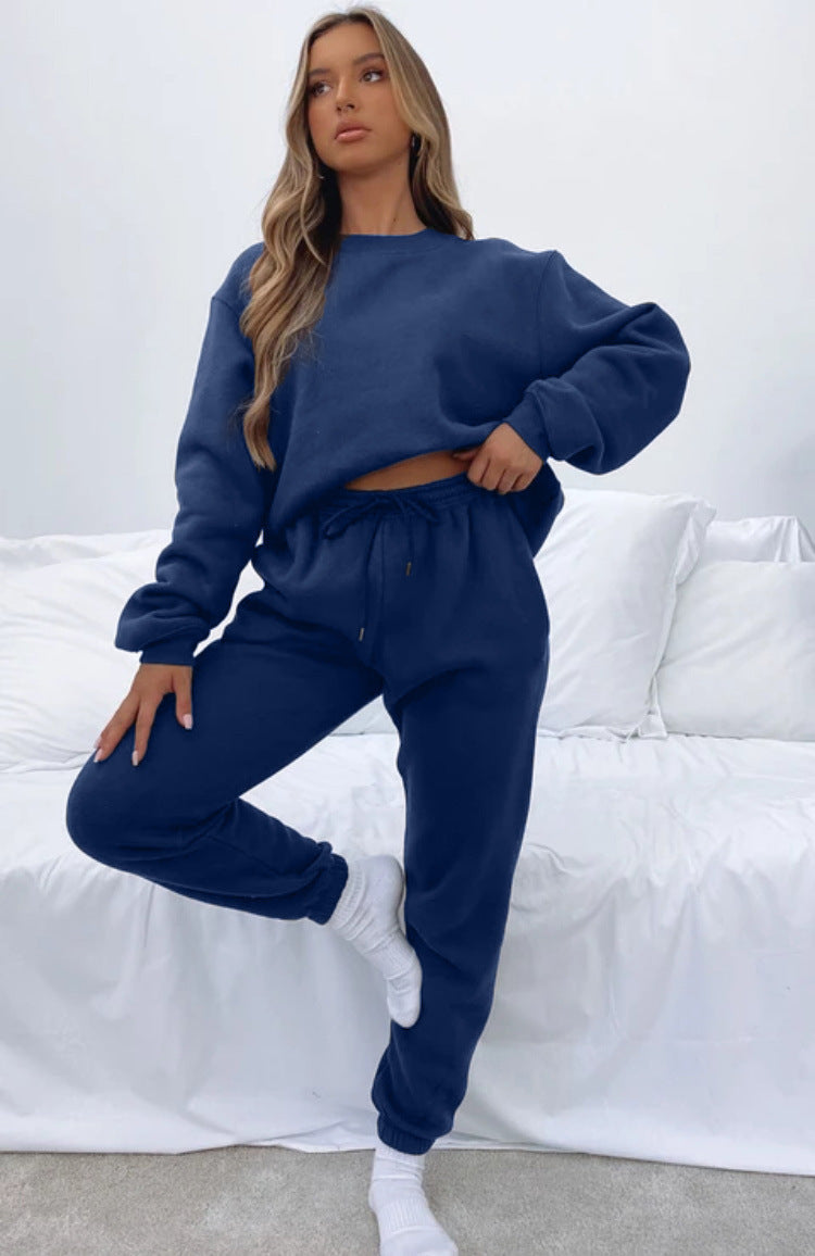 Ensemble de loungewear Cozy à deux pièces pour femmes avec col rond oversize et jogging taille haute avec cordon Echo Archiv