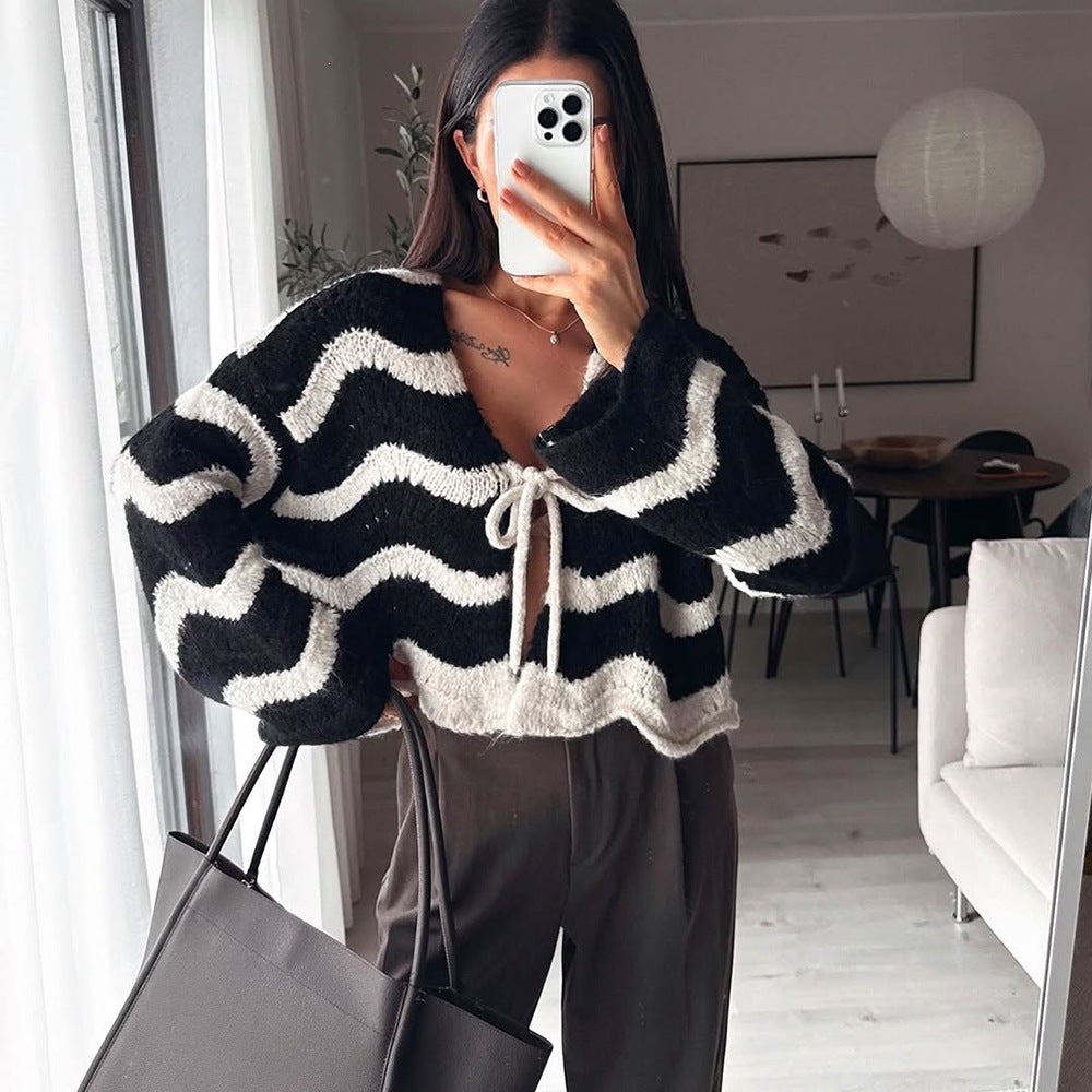 Cardigan court en peluche pour femmes avec texture en zigzag, lien et manches oversize