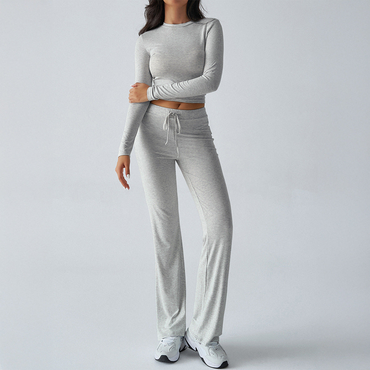 Ensemble de deux pièces pour femmes : top court à manches longues cintré et pantalon lounge ample en jersey stretch Echo Archiv