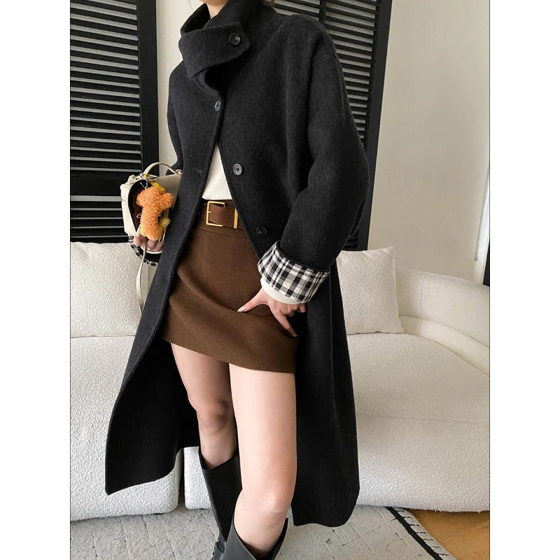 Manteau Long Femme avec Grand Col et Fermeture Boutonnée