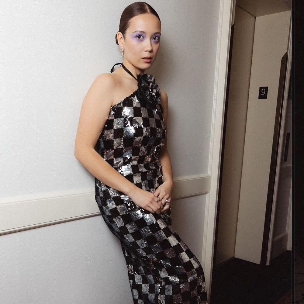 Robe maxi à motif échecs ajustée pour femmes avec paillettes scintillantes Heidi-Mode
