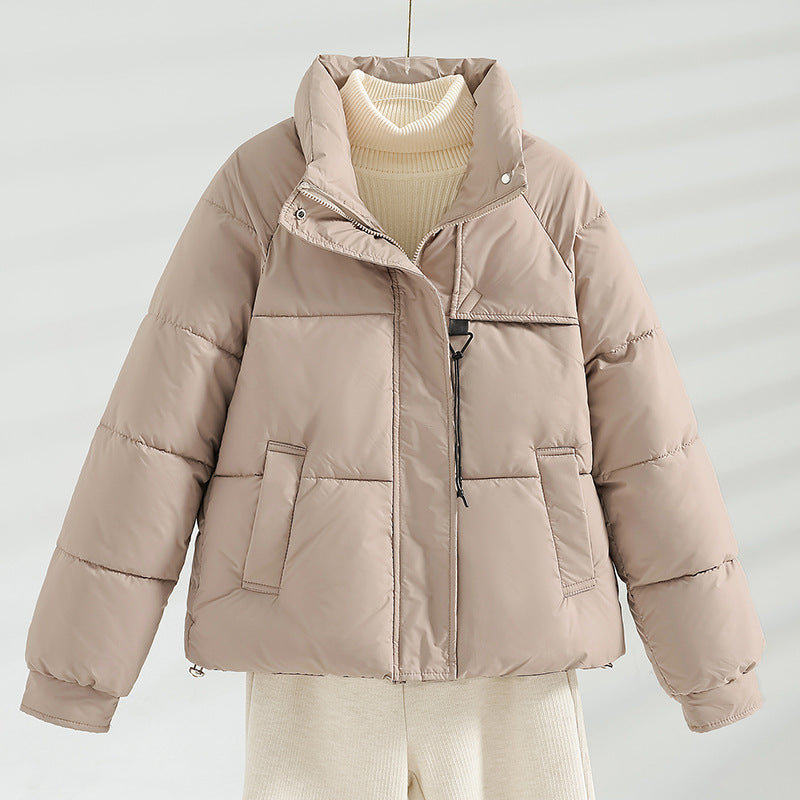 Veste courte matelassée Boxy pour femmes avec col montant, cordon de serrage à la poitrine et poches à rabat obliques Echo Archiv