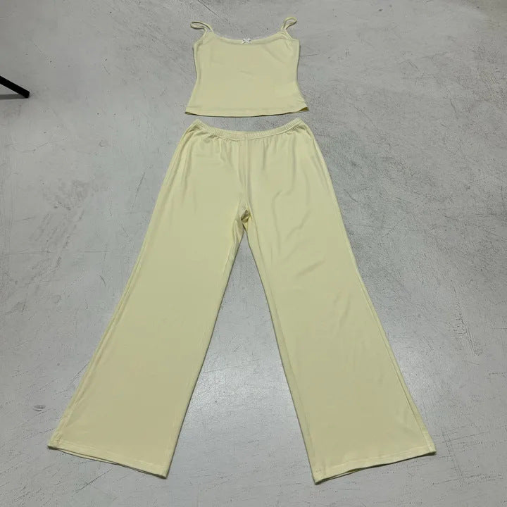 Costume de détente pour femmes avec un élégant top à bretelles spaghetti et une coupe large R&B