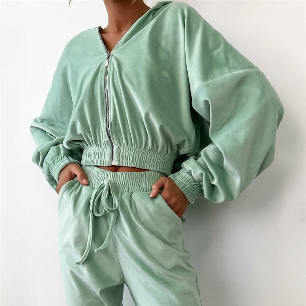 Hoodie en velours pour femmes avec zip demi-haut et pantalon de jogging taille haute avec cordon de serrage Echo Archive