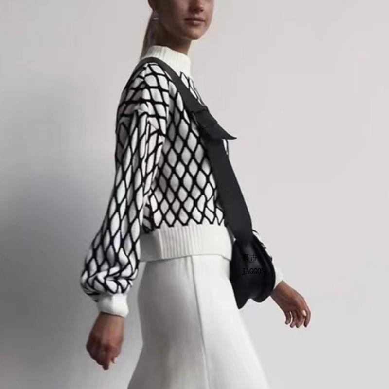 Pull en tricot oversize pour femmes avec motif en losanges et col montant Echoarchiv