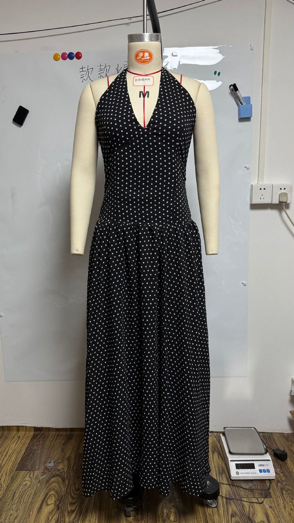 Robe longue à dos nu pour femmes avec décolleté en V profond, couture empire cintrée et jupe évasée à volants R&B