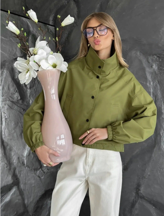 Veste courte à la mode pour femmes avec col haut