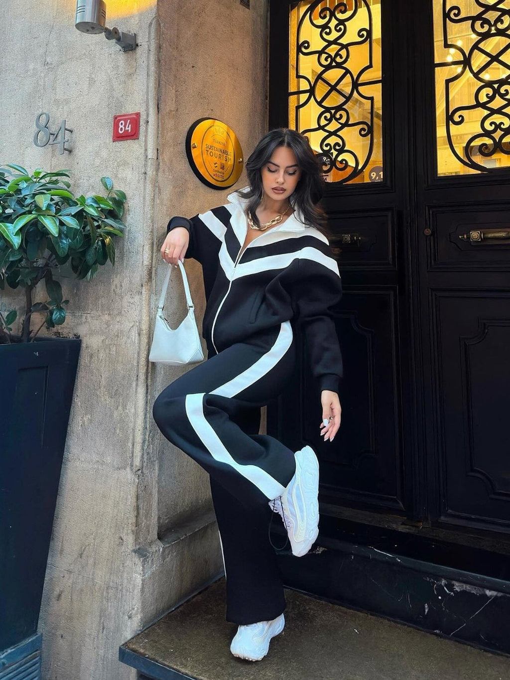 Ensemble de jogging deux pièces pour femmes avec bandes contrastées Echoarchiv