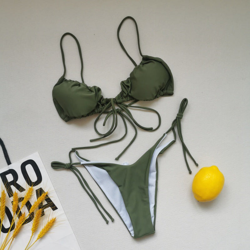 Ensemble bikini triangle pour femmes avec des liens ludiques et un contraste de couleurs élégant R&B