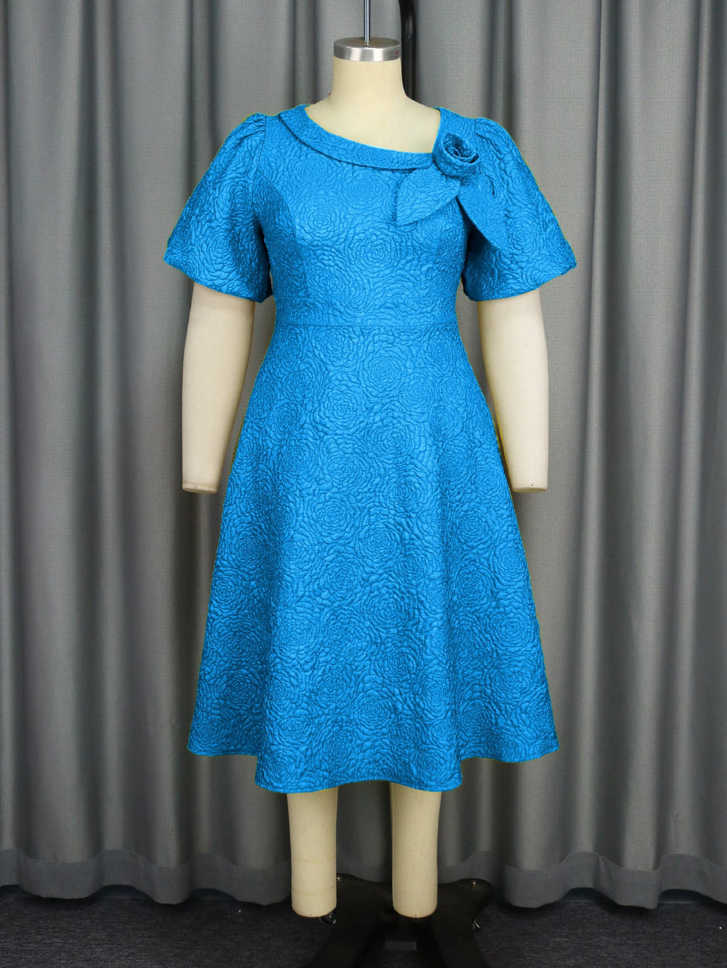 Robe pour femmes avec imprimé floral élégant et décoration en nœud R&B